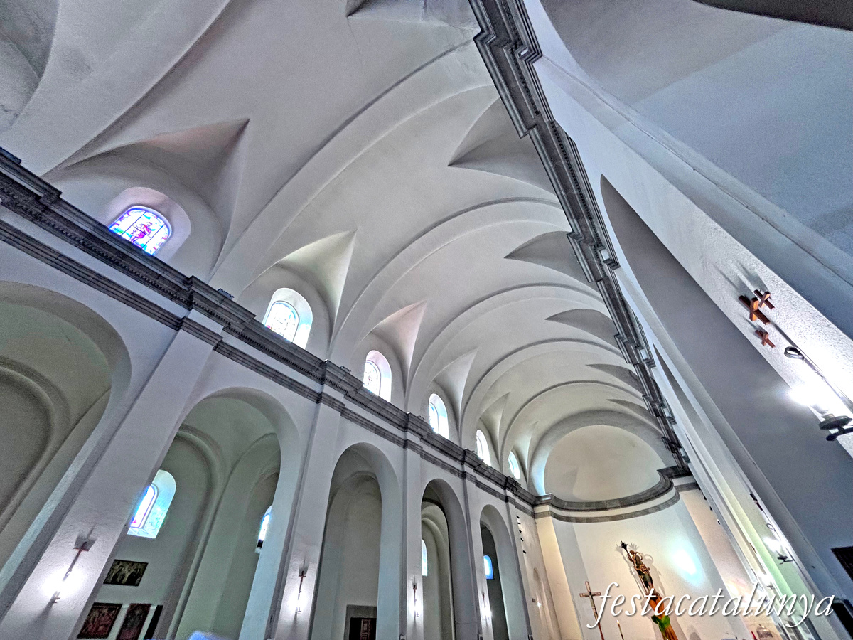 Les Planes d'Hostoles - Església parroquial de Sant Cristòfol