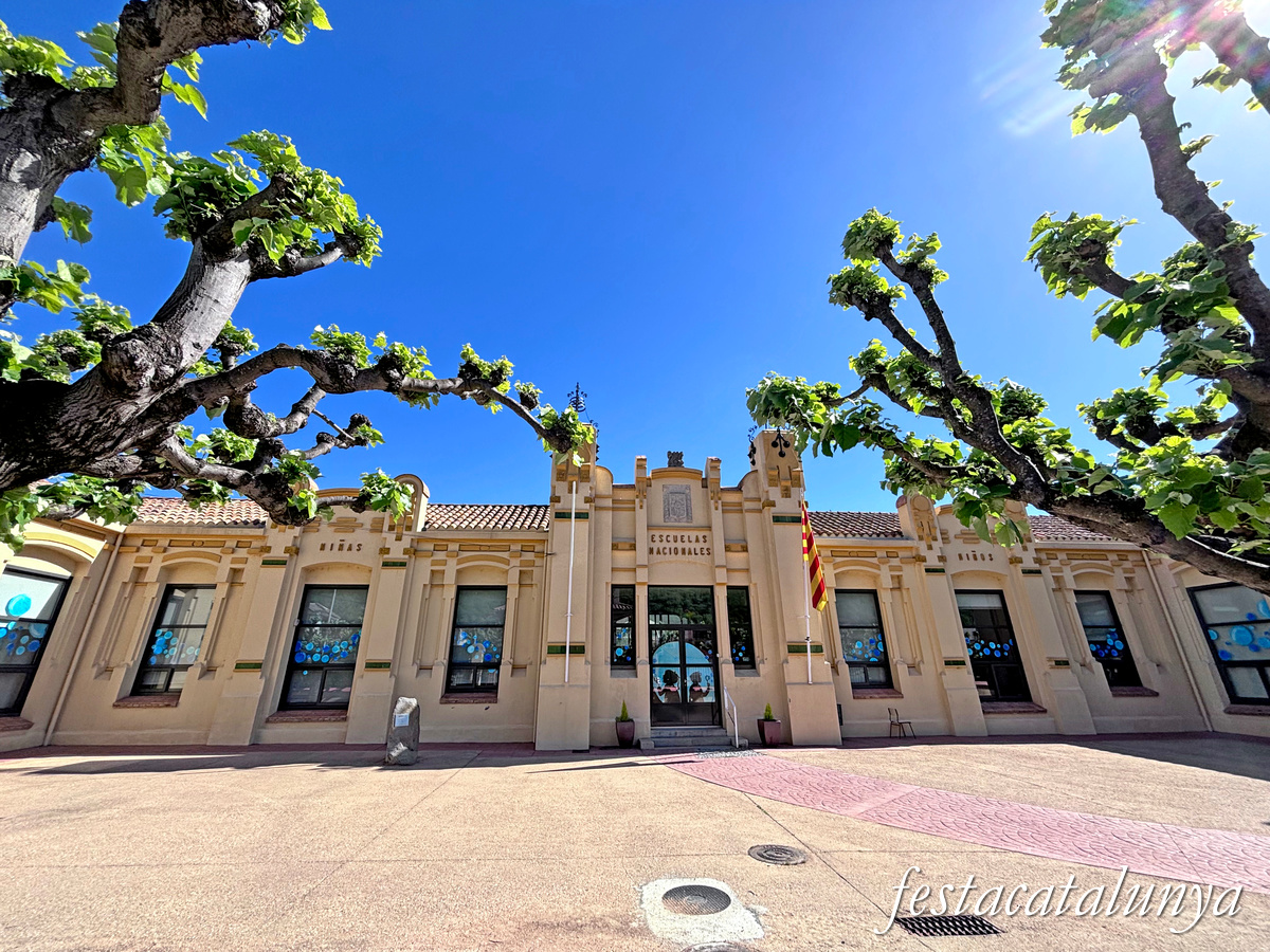 Les Planes d'Hostoles - Escoles Públiques  