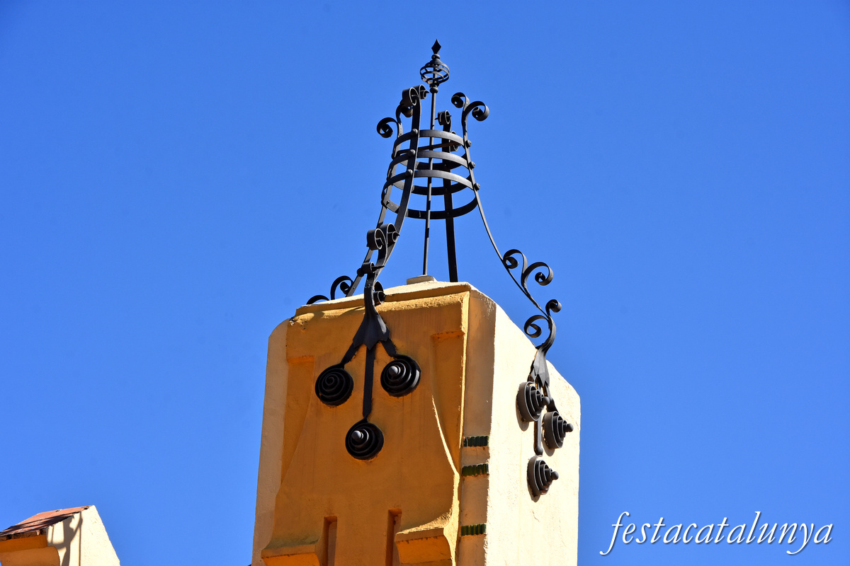 Les Planes d'Hostoles - Escoles Públiques 