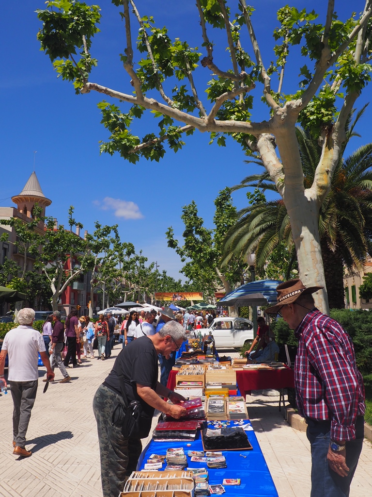 Mercat d'antiguitats, col·leccionisme, art i artesania a Igualada