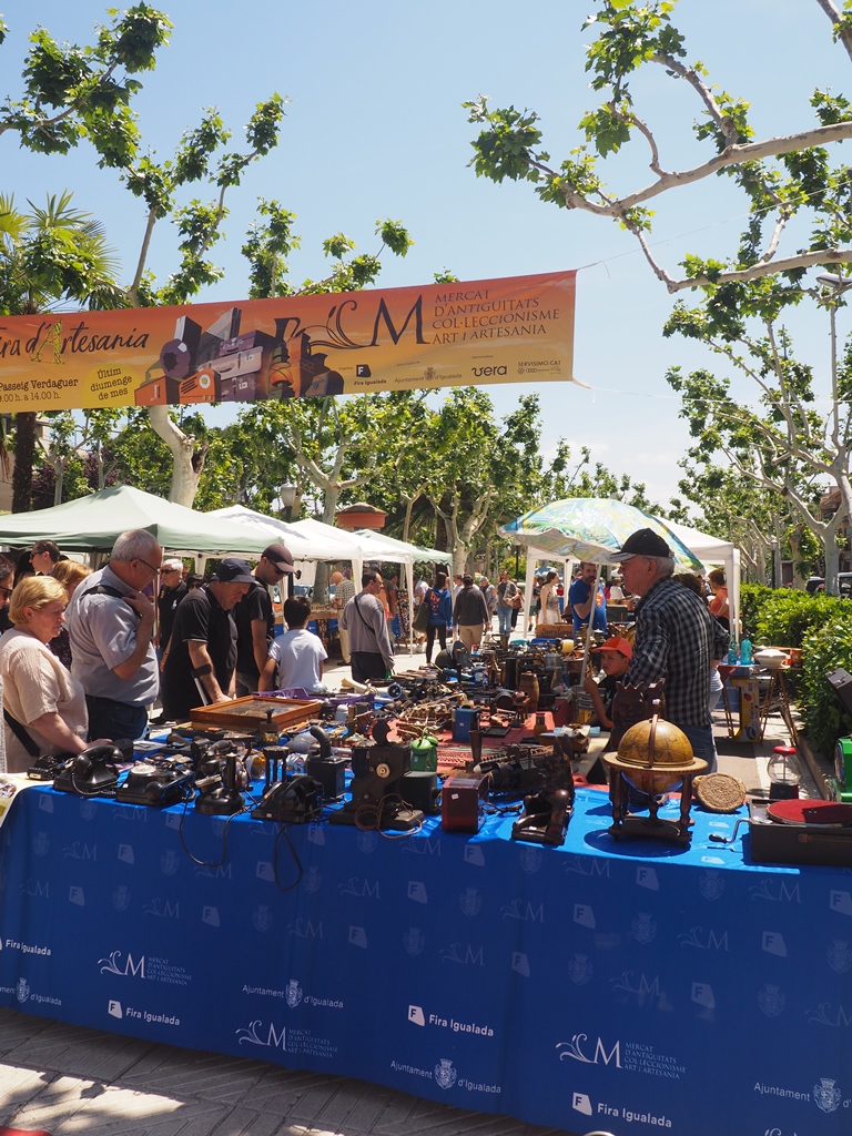 Mercat d'antiguitats, col·leccionisme, art i artesania a Igualada
