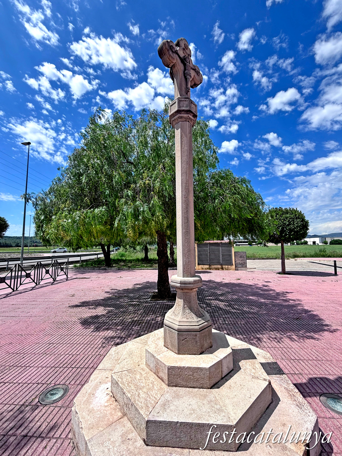 Bellvei - Creu de la Santa Missió