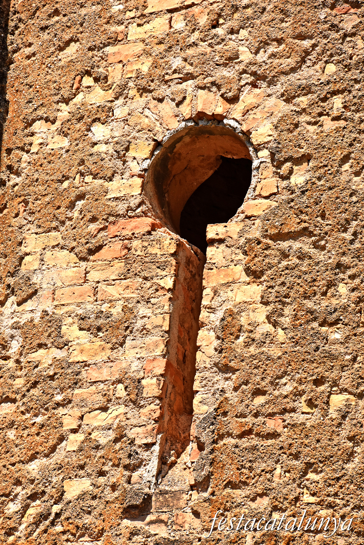 Bellvei - Mas i castell de la Muga 