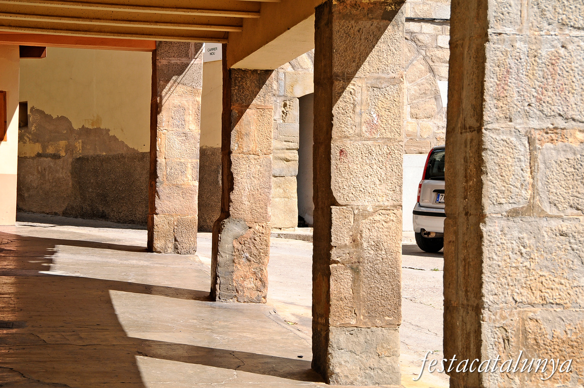 Oliana - Plaça del Lledoner 