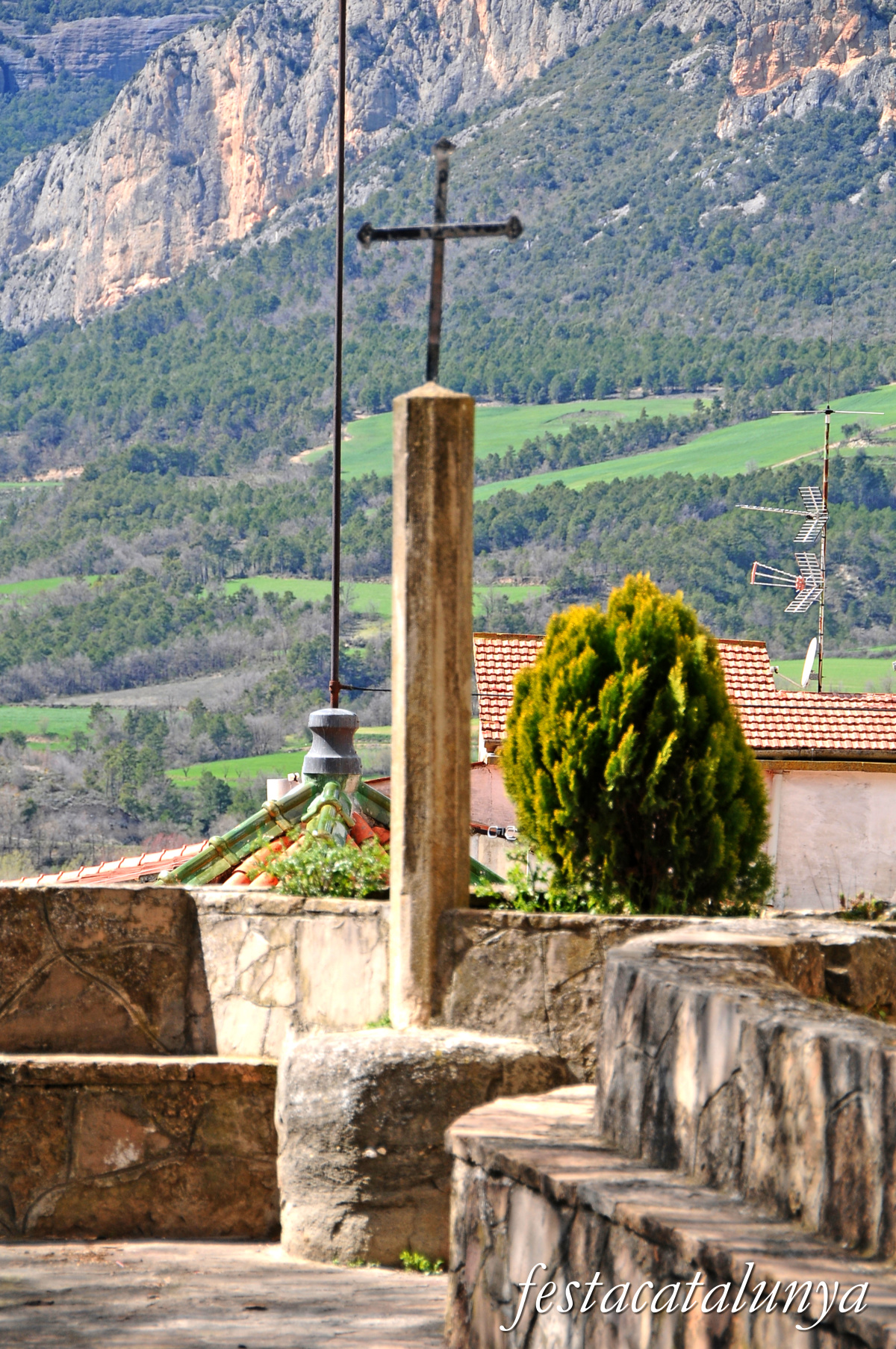 Oliana - Plaça del Lledoner 