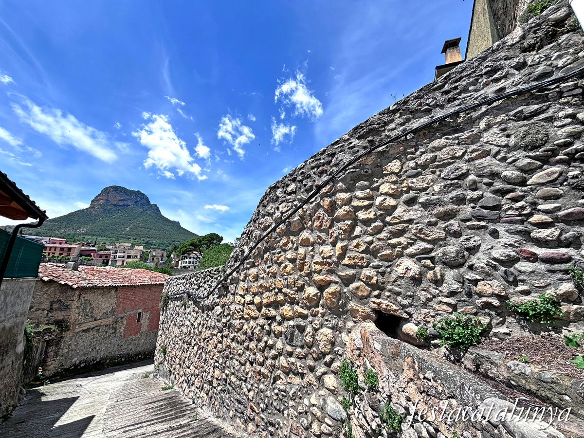 Organyà - Muralles i portals 