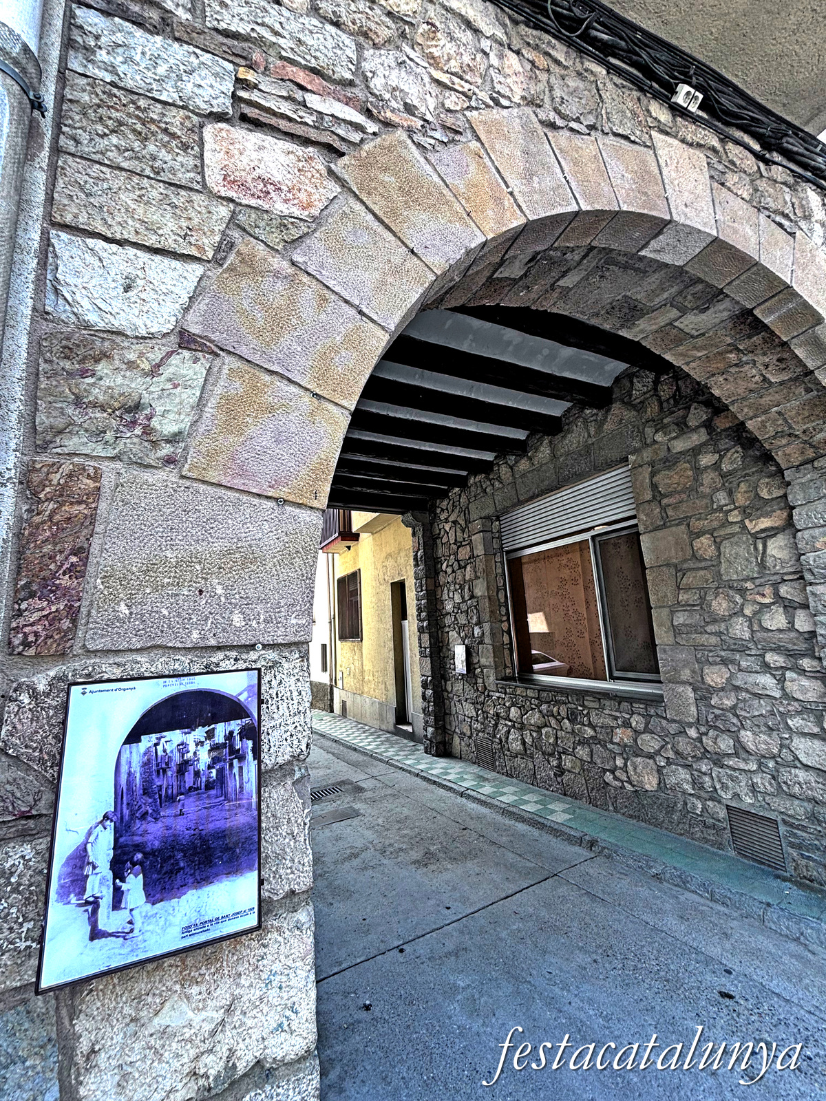 Organyà - Muralles i portals 