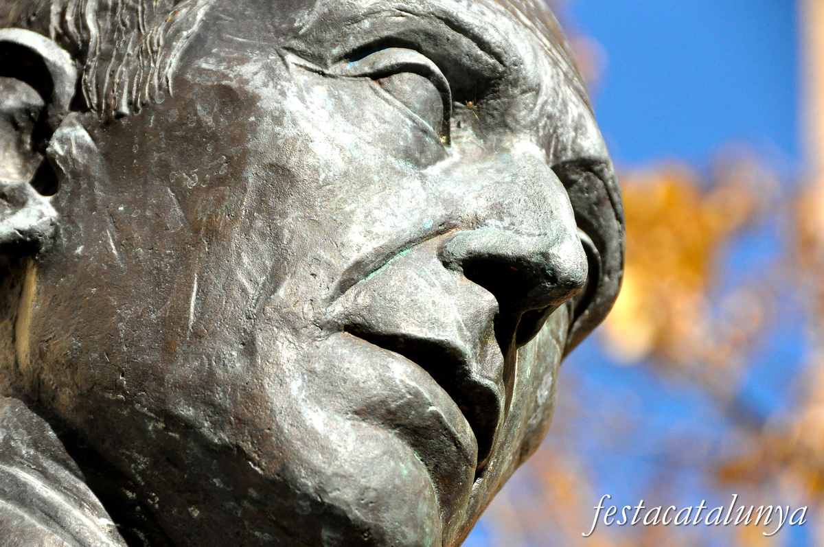 Cambrils - Escultures urbanes - Monument al Cardenal Vidal i Barraquer 