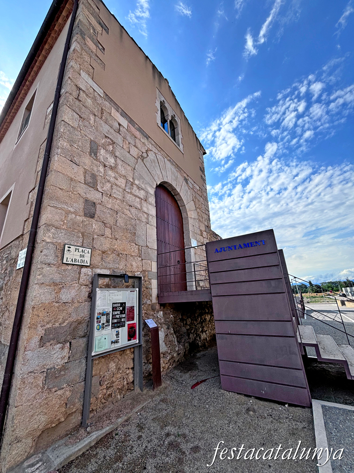 Vila-sacra - Castell-Palau de l'Abat