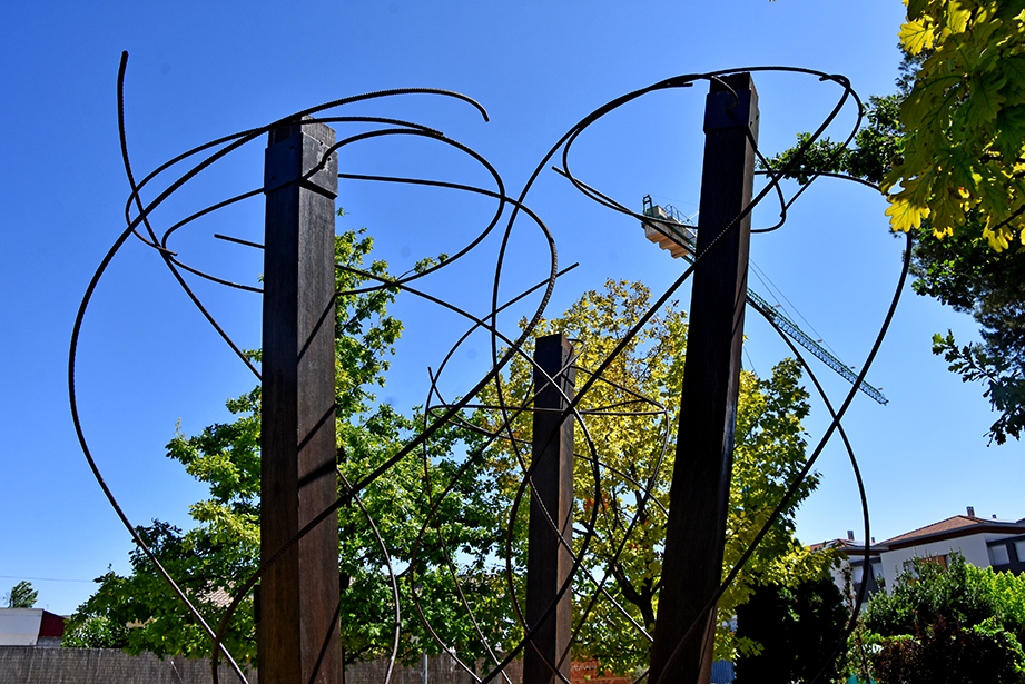 Conjunt escultòric Natura d'Albert Corretgé i Xavier Pros ***