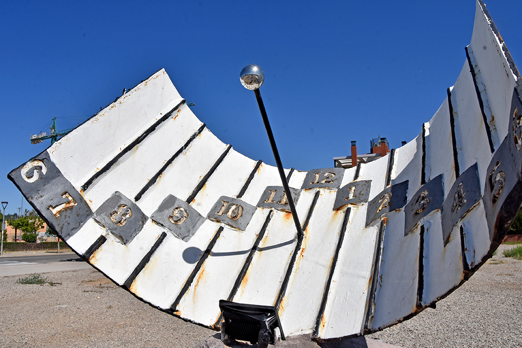 Rellotge de sol del Dr. Agustí Serés ***