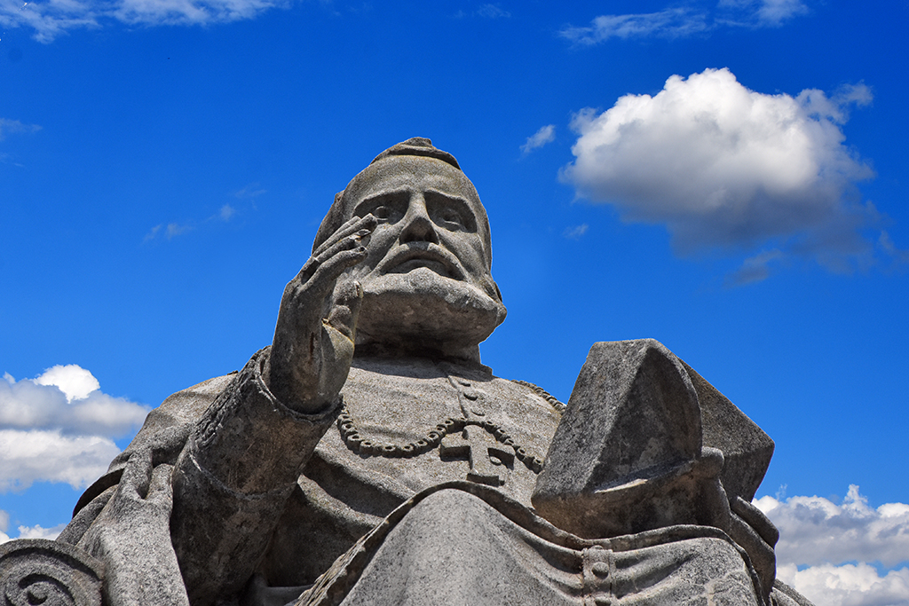 Monument al Cardenal Vives i Tutó de Sant Andreu de Llavaneres