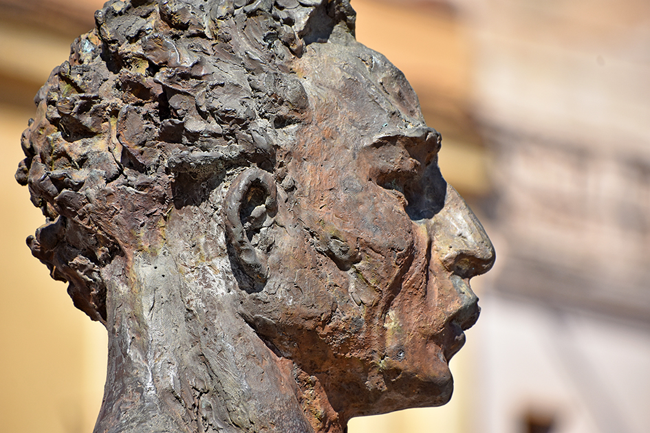 3.- Plaça Catalunya, Plaça del Dr. Ernest Vila i carrer Nou de Figueres