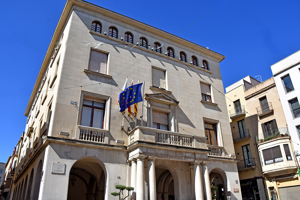 6.- Plaça de l'Ajuntament de Figueres i el seu entorn