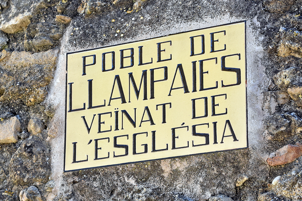 Nucli històric de Llampaies ***