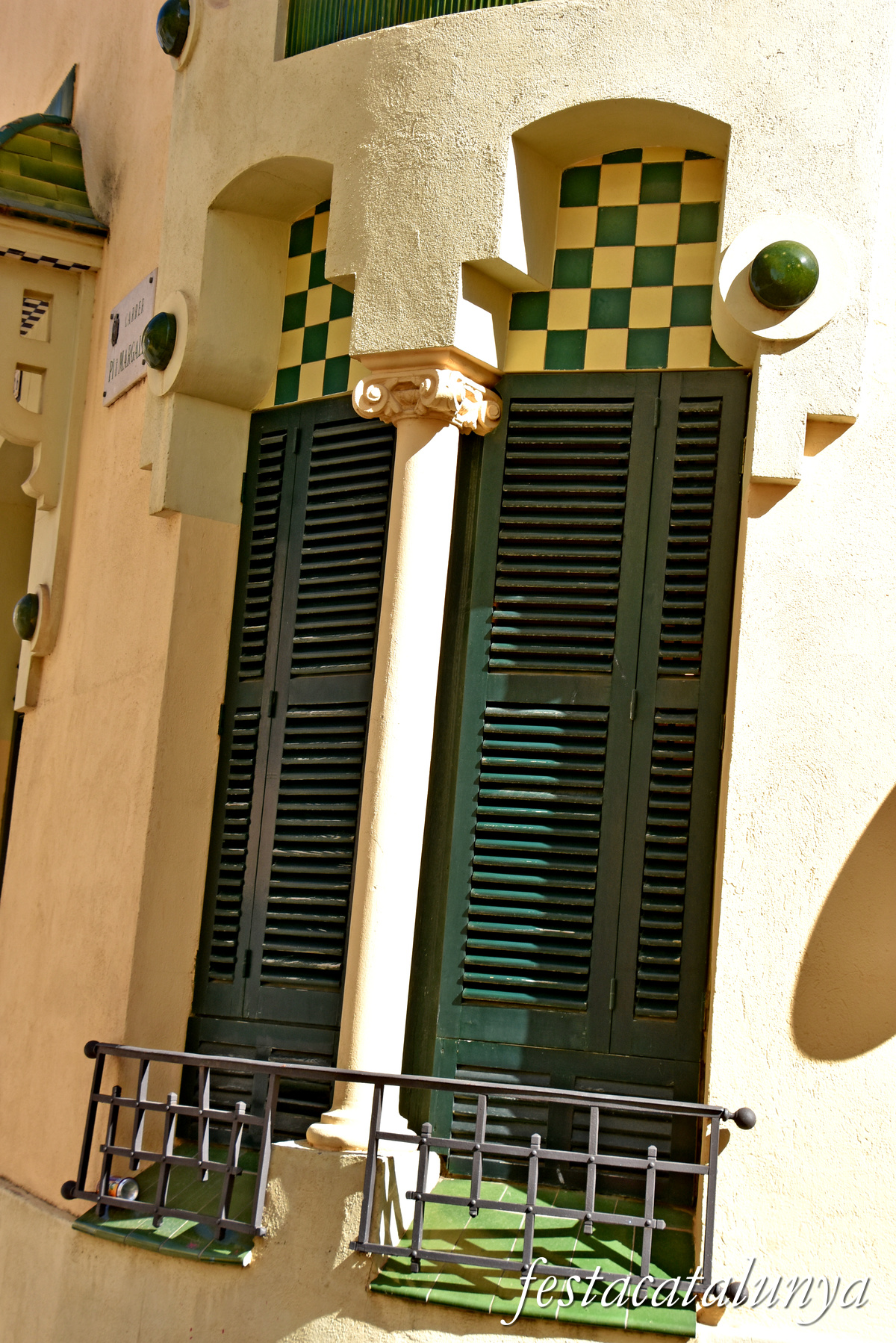 Figueres - Cases de Tomàs Geli i Vergés al carrer Pi i Margall 