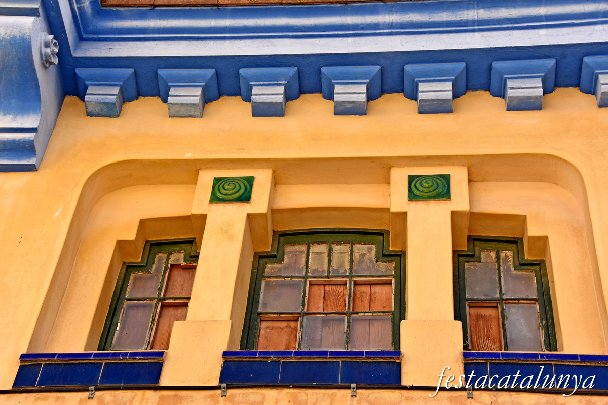 Figueres - Cases de Tomàs Geli i Vergés al carrer Pi i Margall