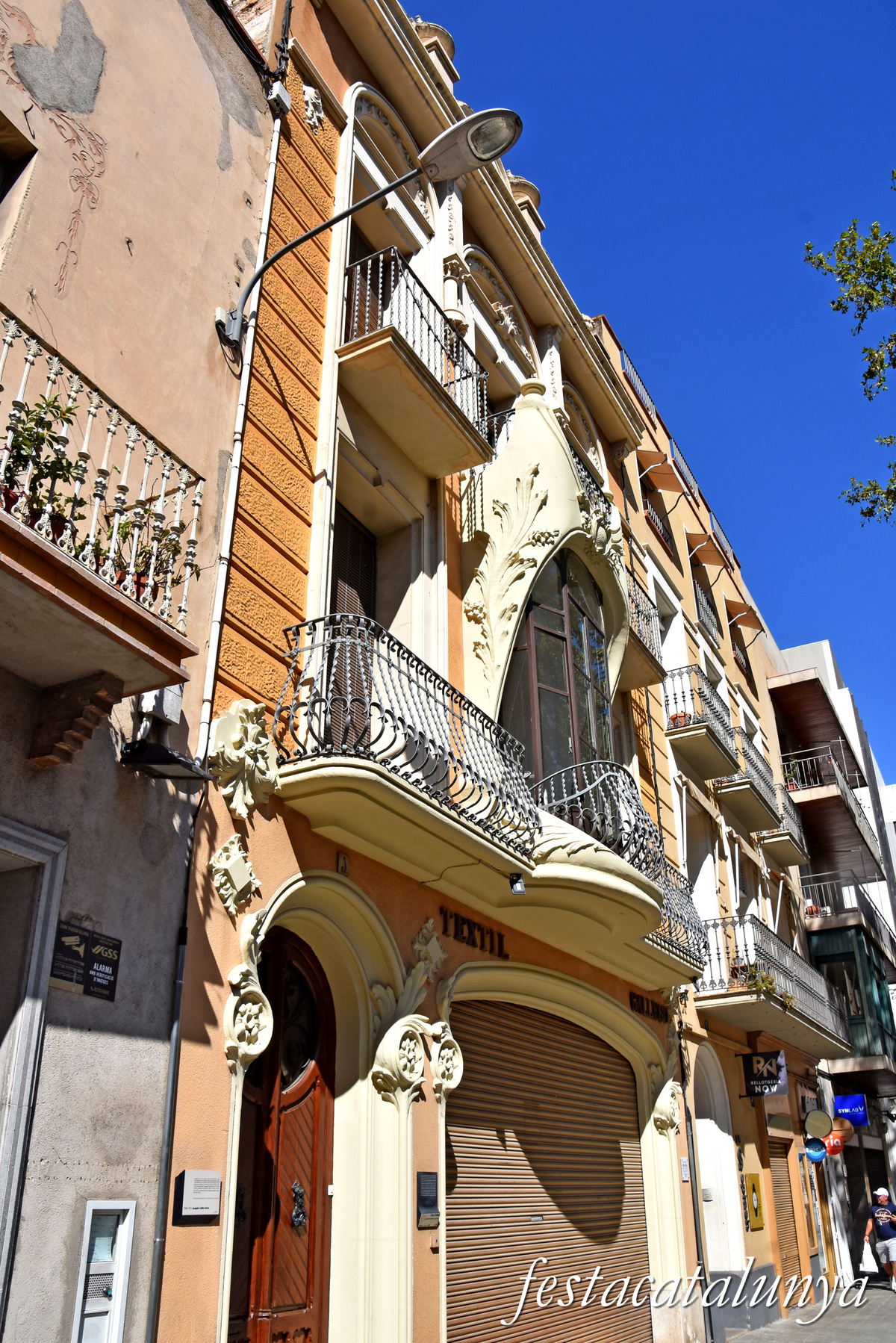 Figueres - Casa Jiménez a la Plaça de la Palmera
