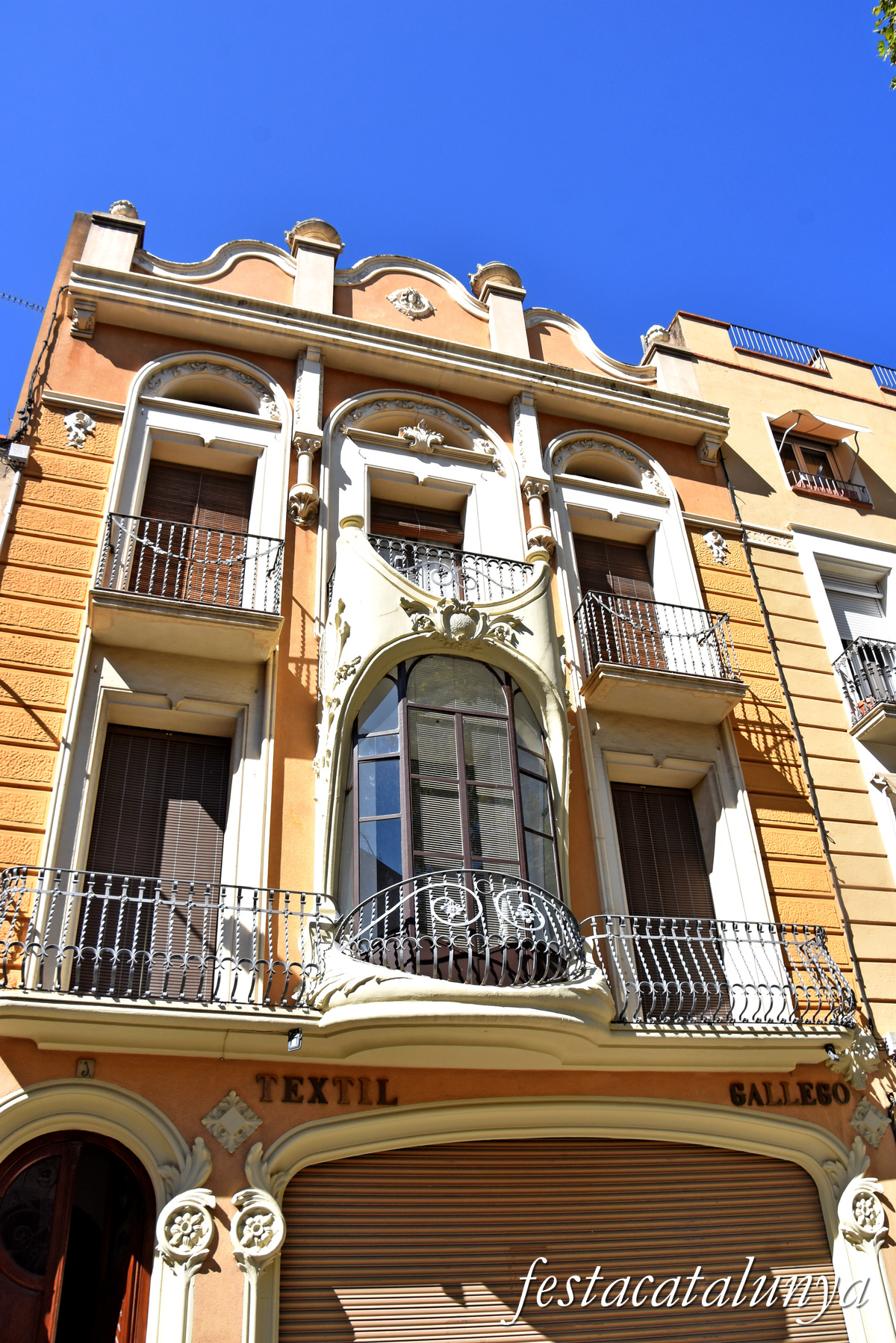 Figueres - Casa Jiménez a la Plaça de la Palmera