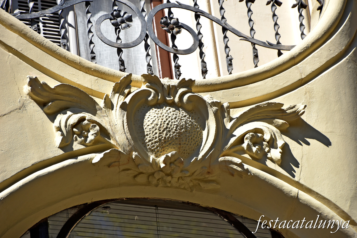 Figueres - Casa Jiménez a la Plaça de la Palmera