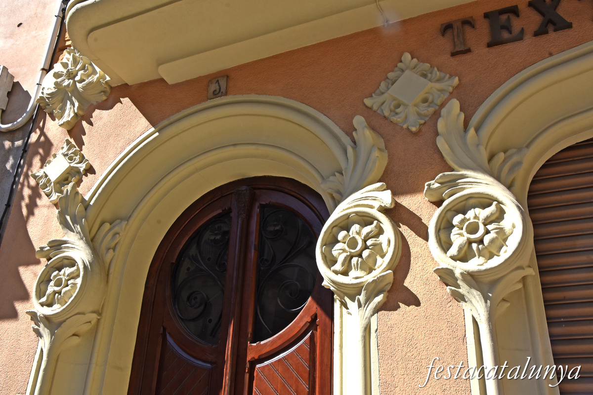Figueres - Casa Jiménez a la Plaça de la Palmera