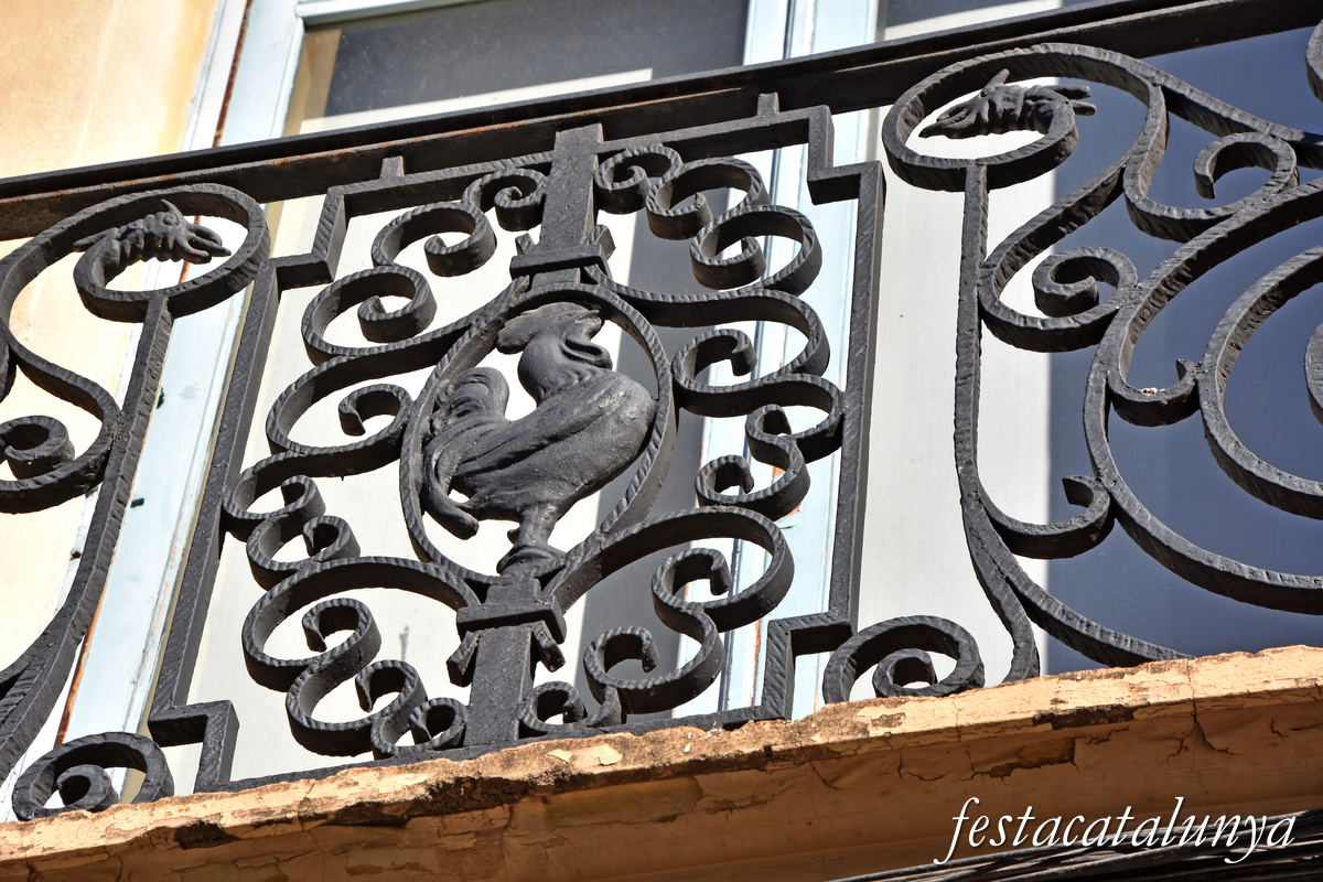 B.- Casa Fita de Figueres