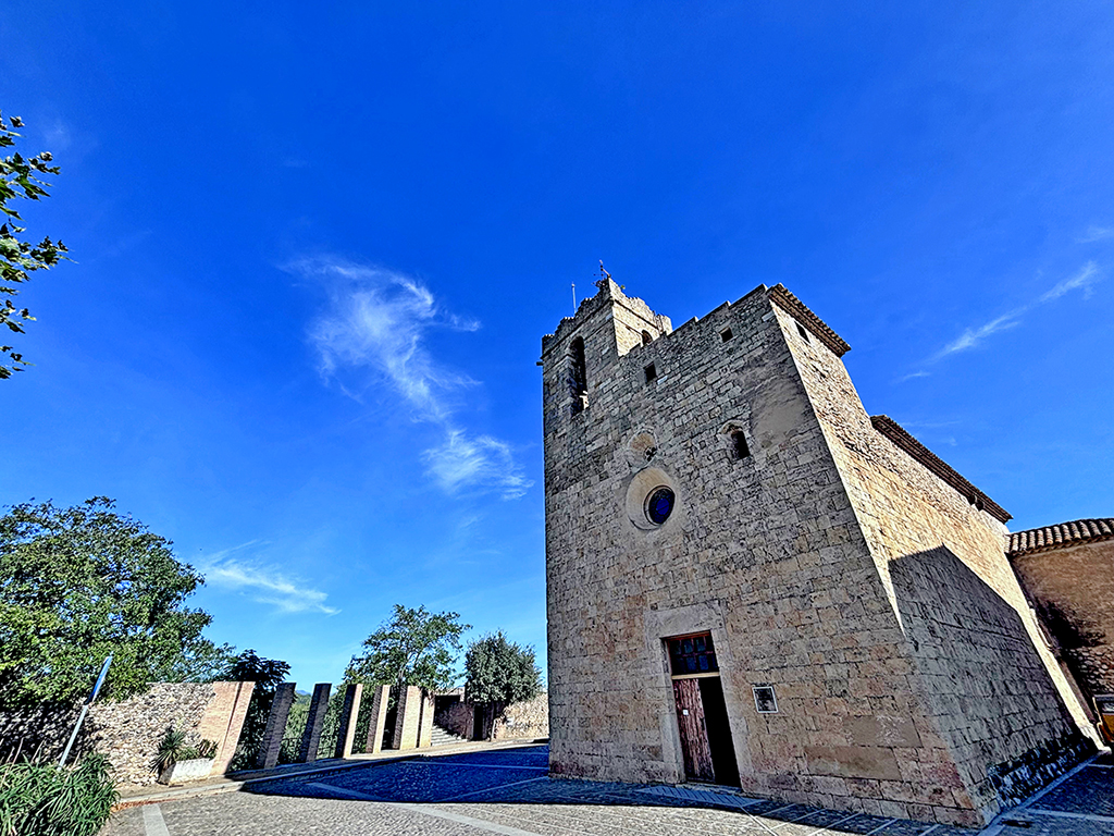 Bàscara - Església parroquial de Sant Iscle i Santa Victòria