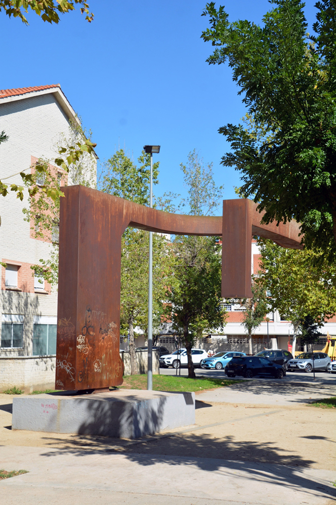 Escultura L'Abraçada a Pallejà