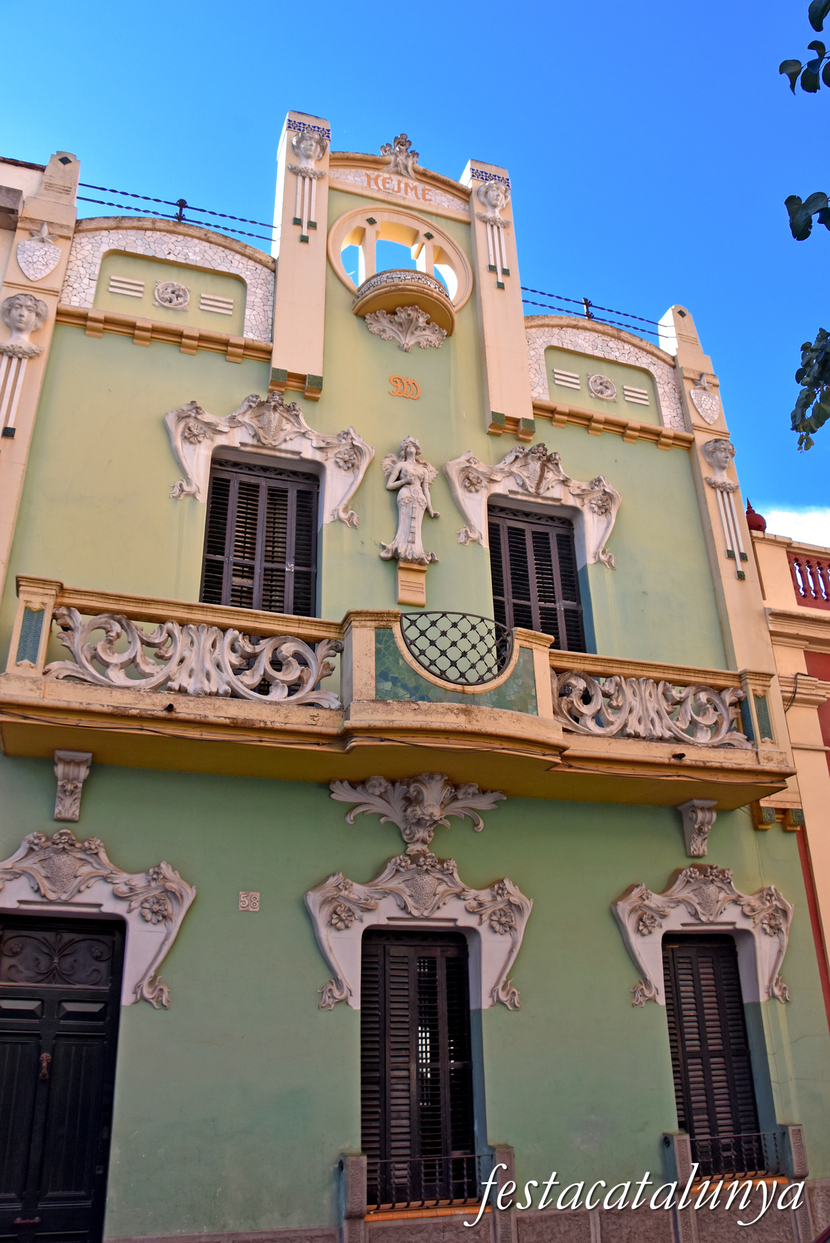 Figueres - Casa Roda o Hejme