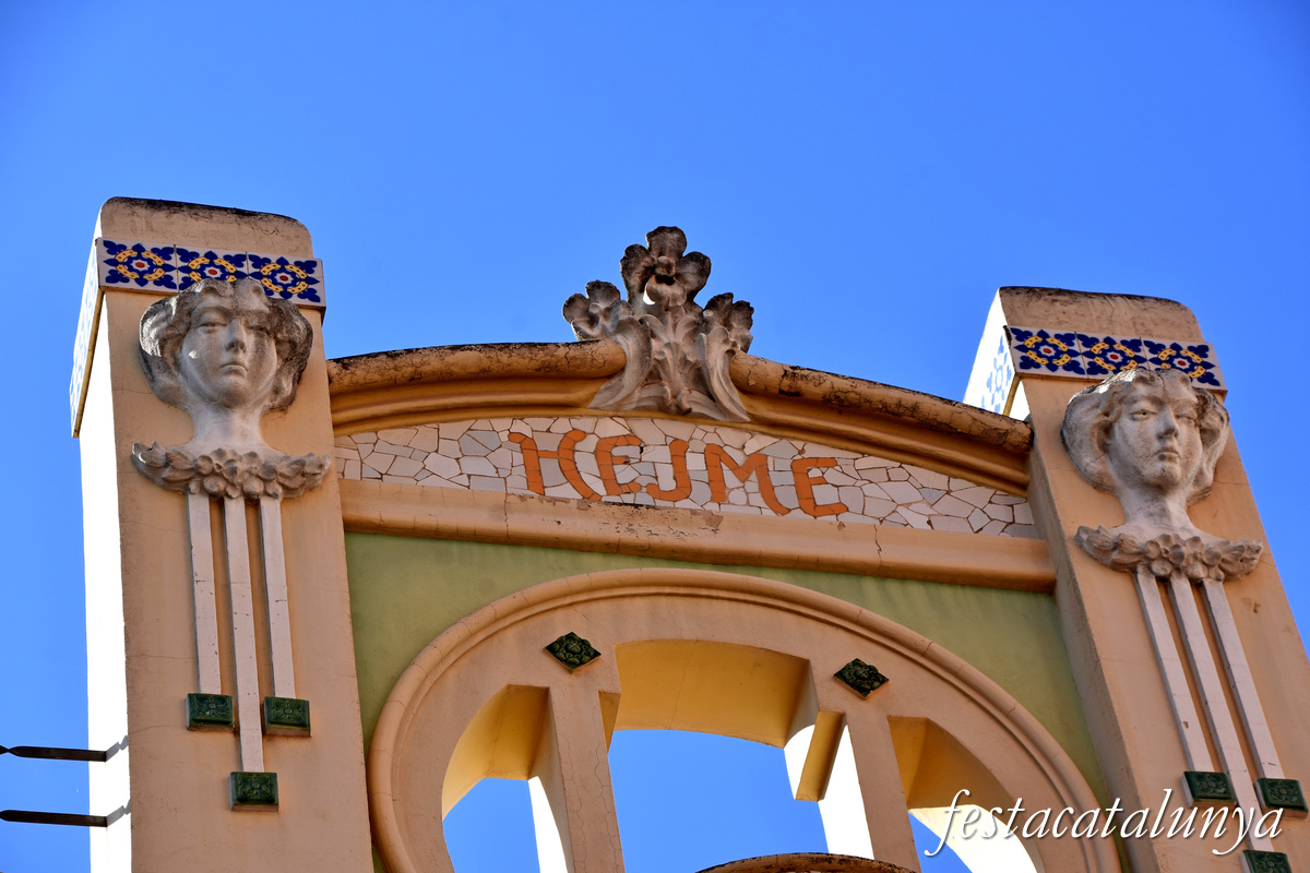 Figueres - Casa Roda o Hejme