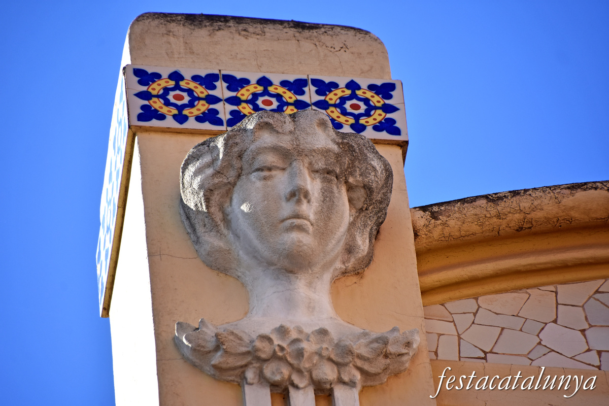 H.- Casa Roda o Hejme de Figueres