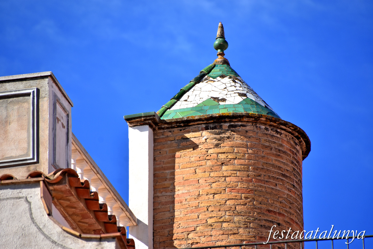 A.- Casa Vila Moner de Figueres