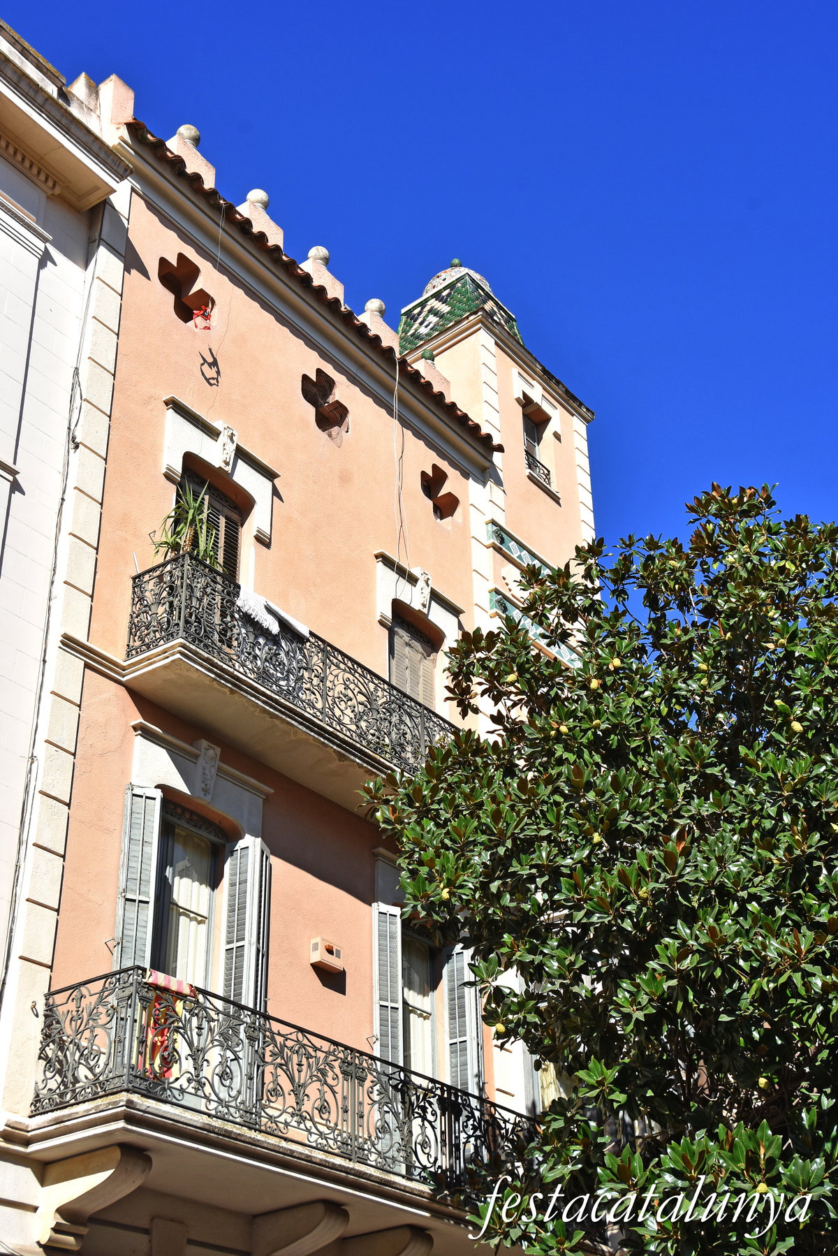 Figueres - Casa Pagès Lloveras 