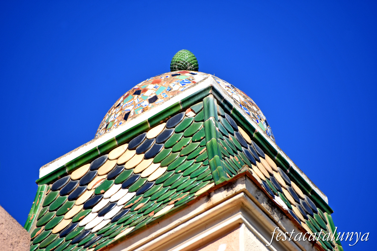 B.- Casa Pagès Lloveras de Figueres