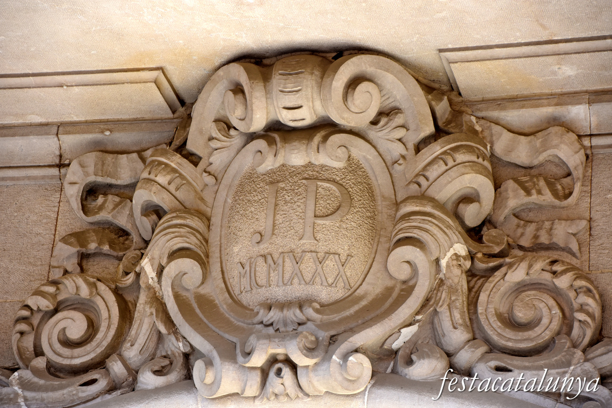 C.- Casa Pagès Bofill, actual seu del Consell Comarcal de l'Alt Empordà a Figueres