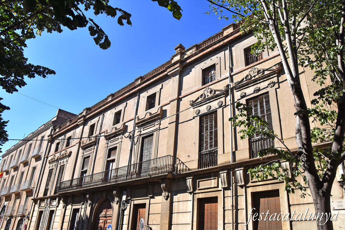 Figueres - Casa Nouviles