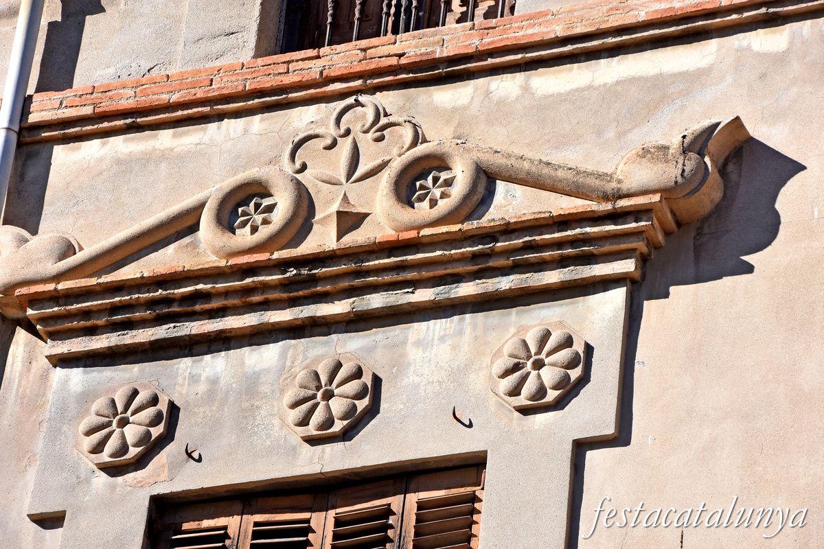 E.- Casa Nouviles de Figueres