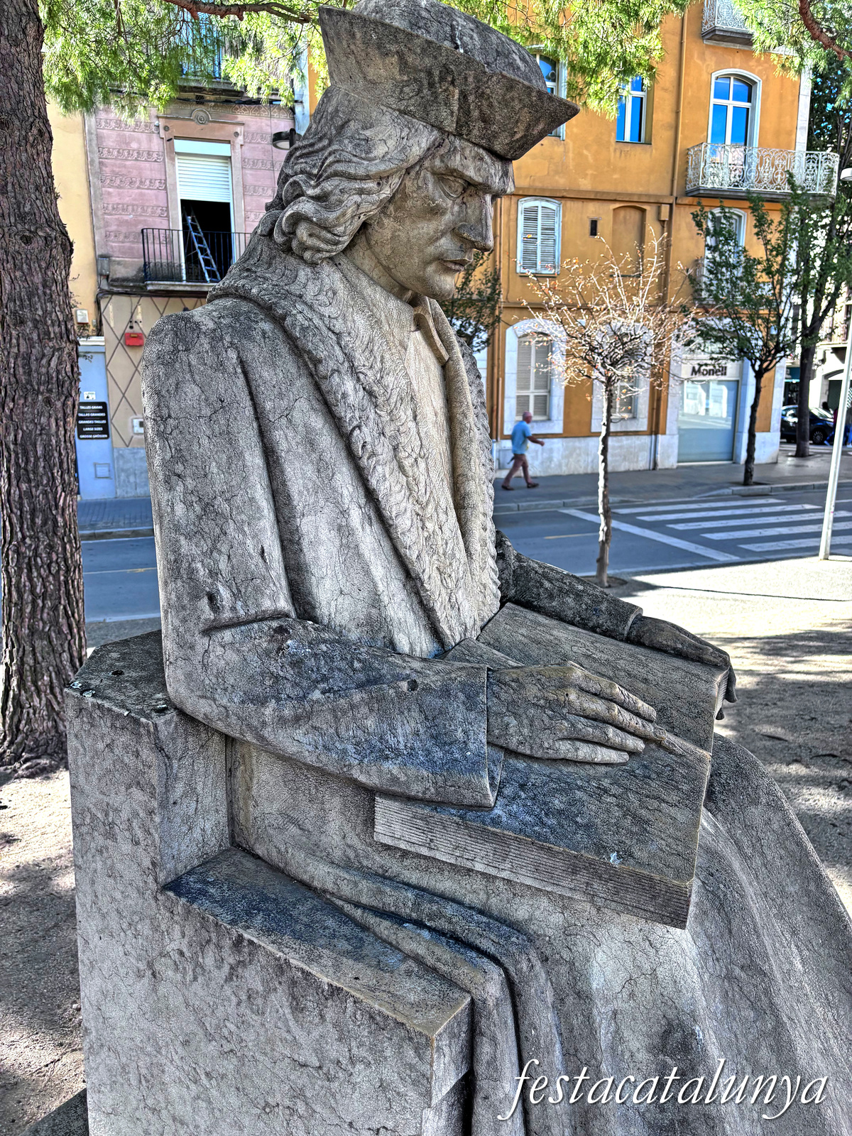 Plaça Ernest Vila de Figueres