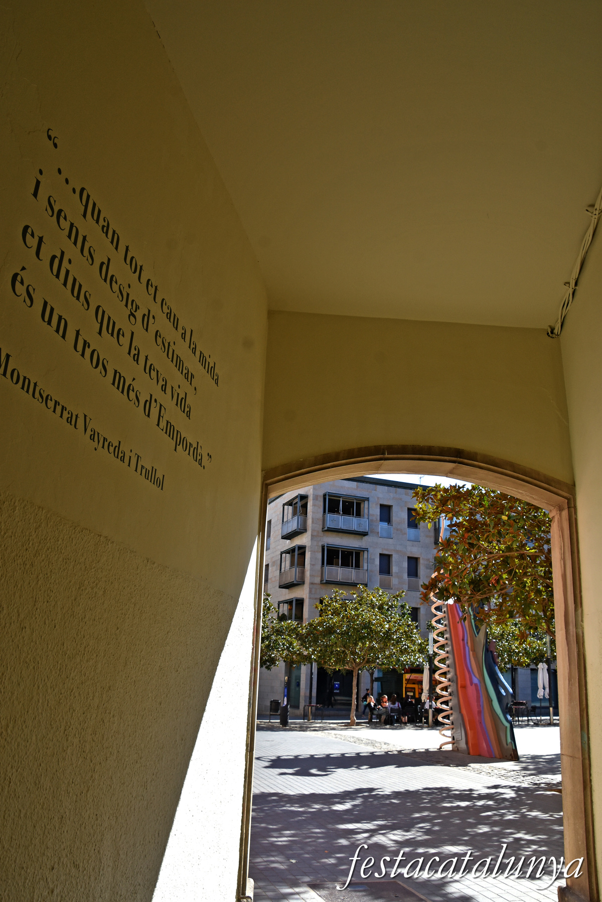 Figueres - Monument homenatge a Josep Pla