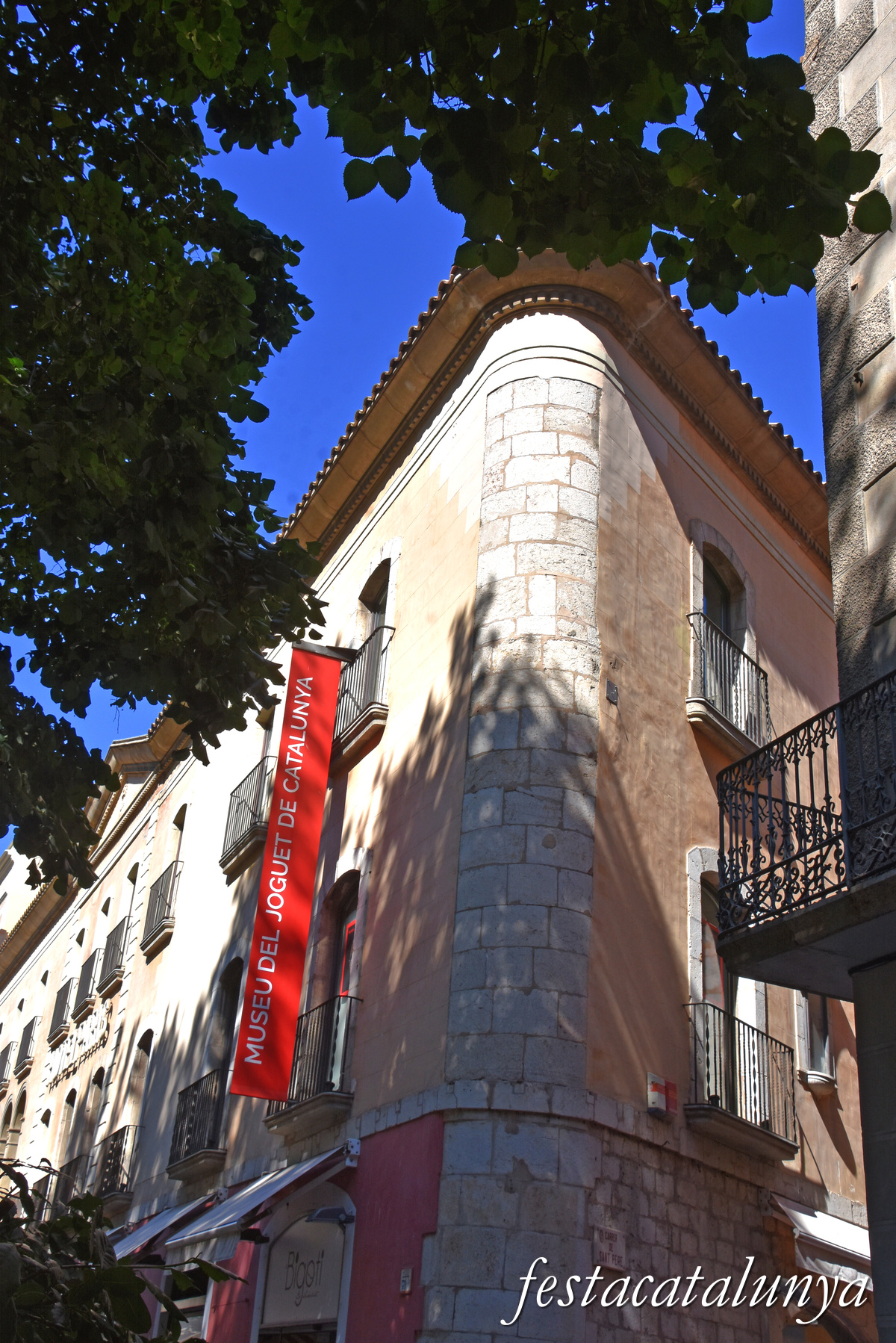 Figueres - Casa Terradas, antic Gran Hotel Paris i actual Museu del Joguet 
