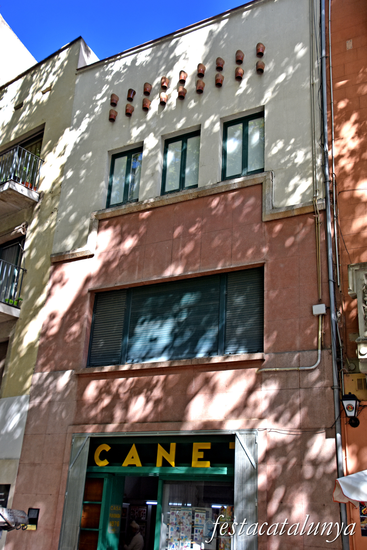 Figueres - Llibreria Canet, antiga casa Cordomí 