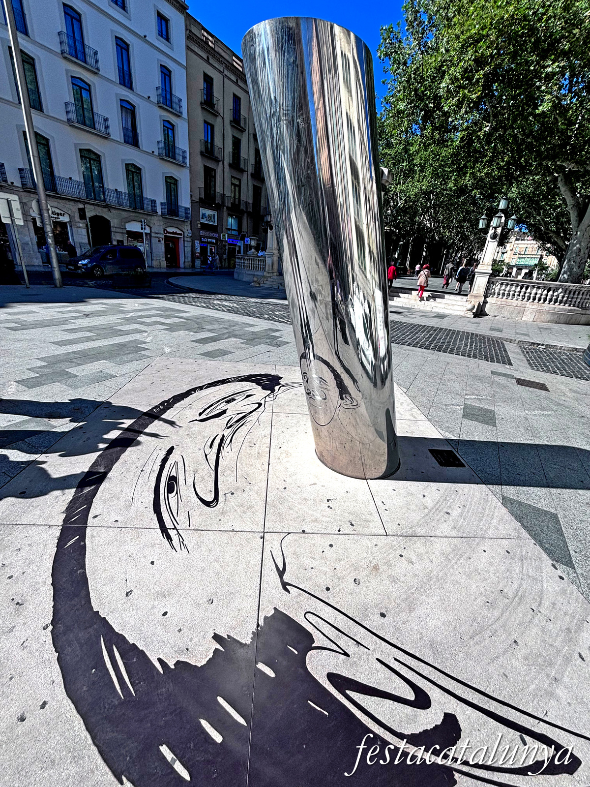 Figueres - Retrat o cara de Salvador Dalí 