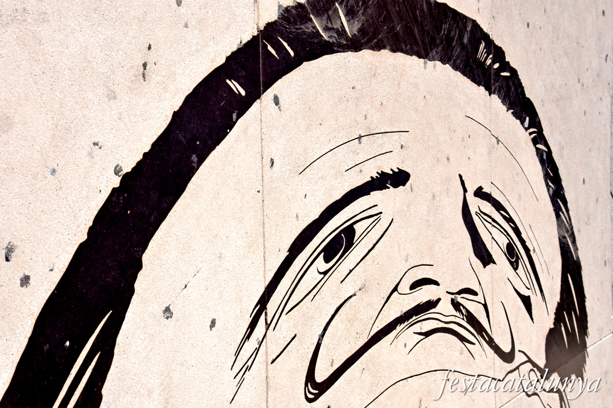 Retrat o cara de Salvador Dalí a Figueres ***