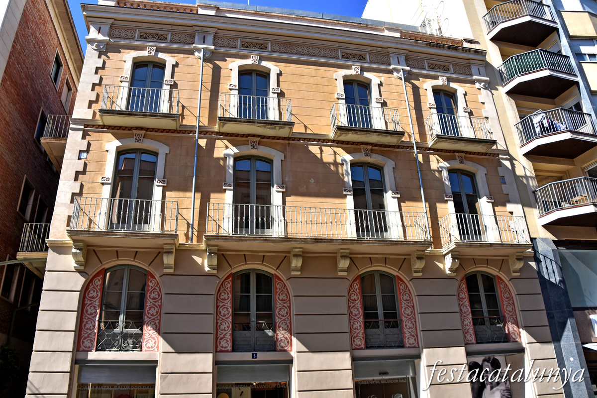 Figueres - Casa de Puig, casa natal de Salvador Dalí al Carrer Monturiol