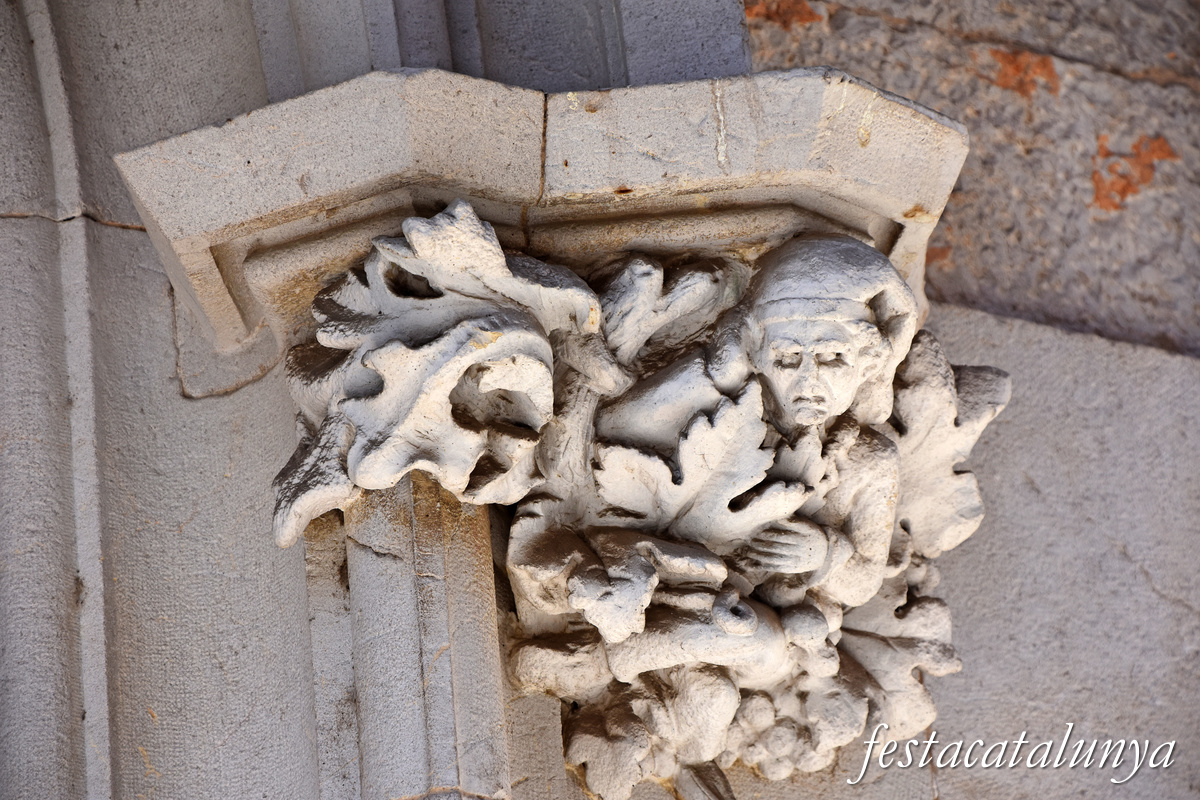 Figueres - Casa de Tomàs Roger Larrossa al carrer Moreria