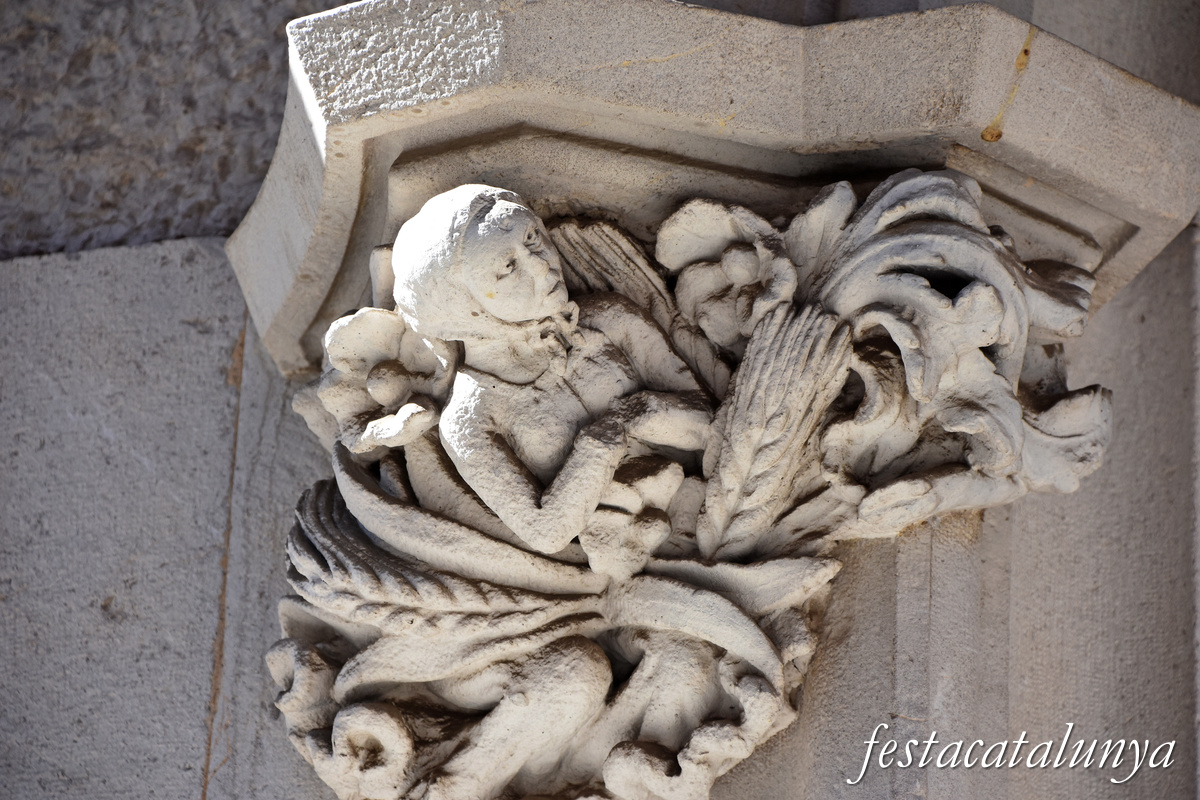 Figueres - Casa de Tomàs Roger Larrossa al carrer Moreria 