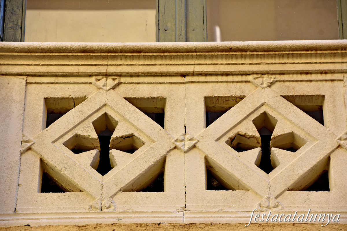 E.- Casino Sport Figuerenc al carrer Moreria de Figueres