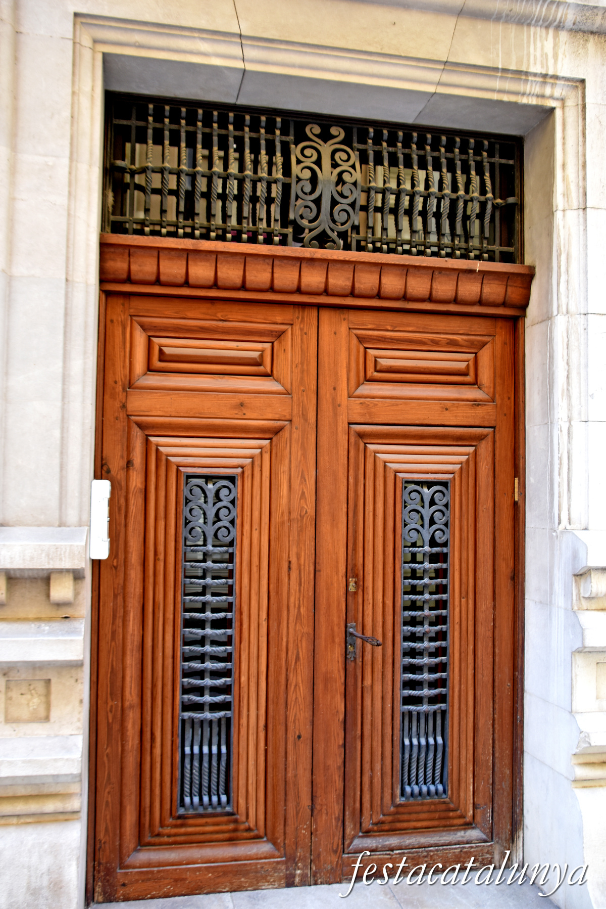 Figueres - Casa Comet al carrer Peralada 