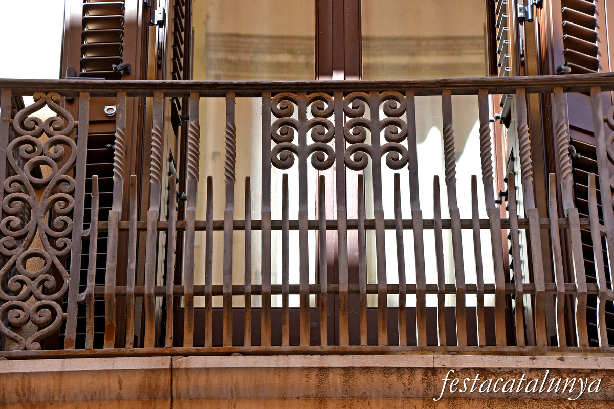 Figueres - Casa Comet al carrer Peralada 