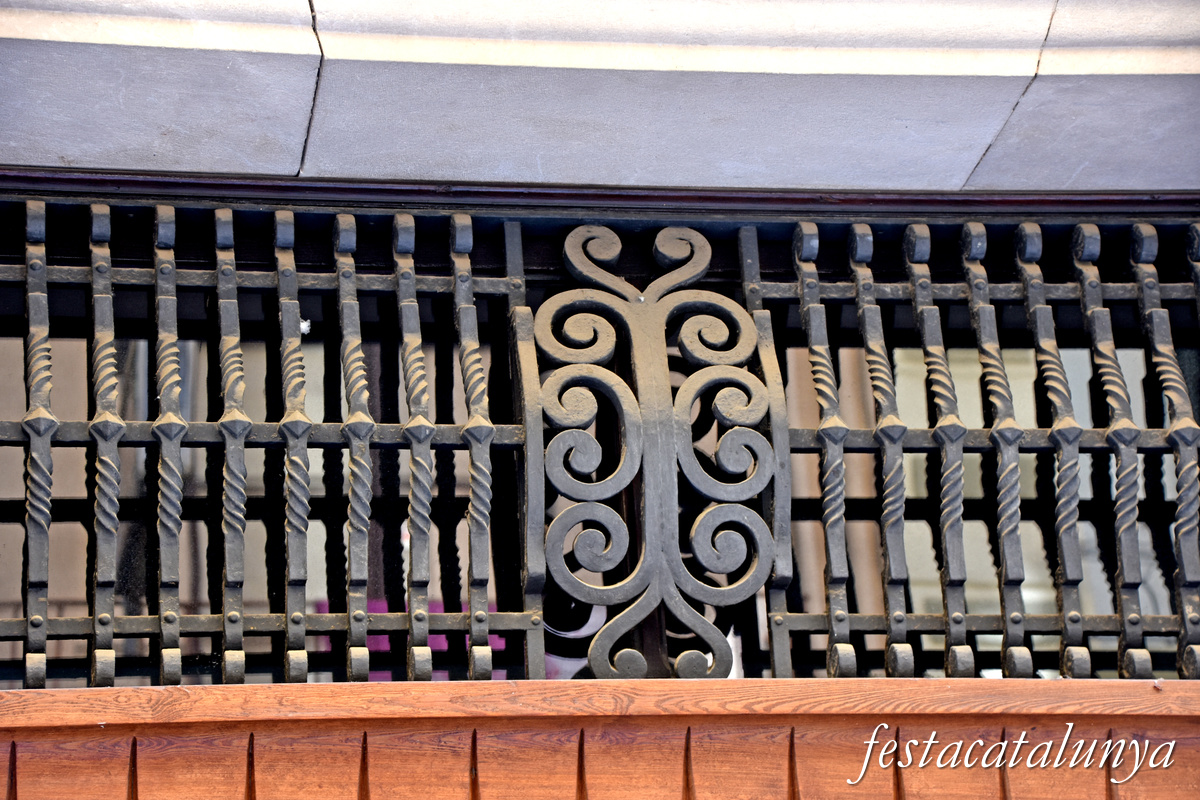 Figueres - Casa Comet al carrer Peralada 